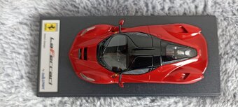 Predám model Ferrari La Ferrari 1:43 Looksmart - 2