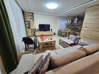 REZERVOVANÉ: Exkluzívne na predaj 4izbový dom s dvojgarážou - 2