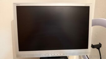 Predam PC + monitor + klavesnica - 2