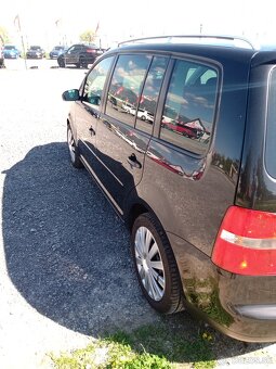 Predám Volkswagen Touran 2.0fsi 110kw, Webasto - 2