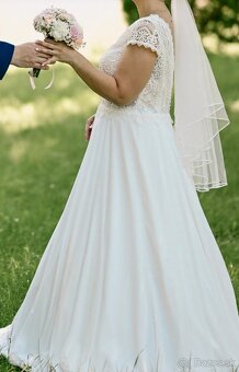 Jednoduché svadobné šaty - 2