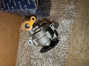 Olejové čerpadlo Pierburg - 2