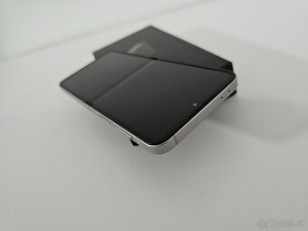 Samsung Galaxy Z Flip 6 - 2