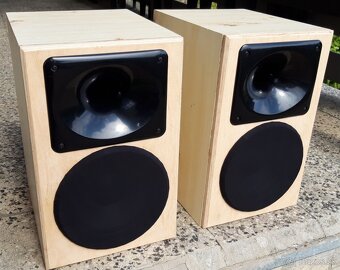 Predám pár UCD 280 - 2