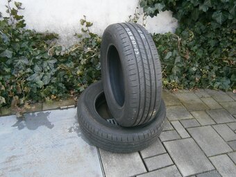 Predám 2x letné pneu Hankook 215/65 R17 99VML - 2
