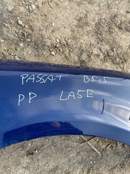 Pravý predný blatník VW passat b5,5 farba LA5E modrá - 2