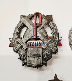 partizánske odznaky - 2