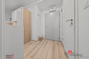 Moderný 2 izbový byt s klímou a balkónom v tichom a pokojnom - 2