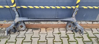 Náprava zadná na toyota yaris - 2