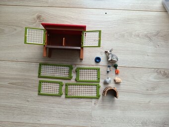 Schleich 42420 Set králikárňa so zvieratkami a príslušenstvo - 2