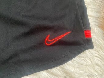 Nike dri fit šortky - 2