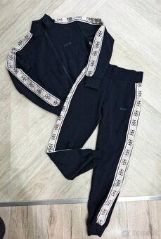 NOVE Guess cierna teplakova suprava rozne druhy XS - 2