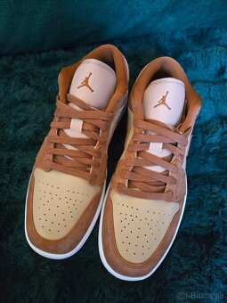 Nike Air Jordan 1 Low SE tenisky - 2