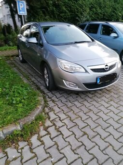 Opel astra šports tourer - 2