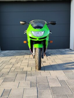 Kawasaki zx9r - 2