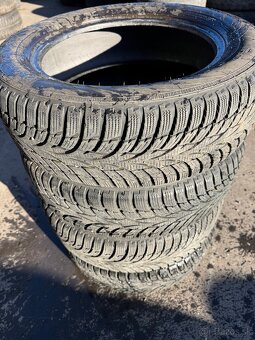 Zimne 4ks nokian 175/65r15 84t - 2
