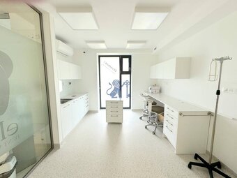 Kompletne zariadená ambulancia, Záhorská Bystrica - 2