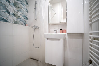 Krásny 1-izb. byt s veľkým balkónom – možnosť úpravy na 2+kk - 2