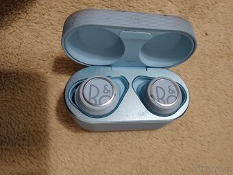 Bang and olufsen E8 sport - 2