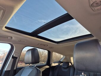 Ford Kuga 4x4 2,0 tdci 120kw PowerShift - 2