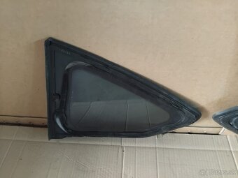 bočné sklá kufra Citroën C4 - 2