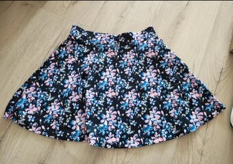 Tri krásne sukne veľkosť M - 2