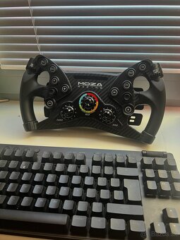 Kompletný sim racing set Moza - 2