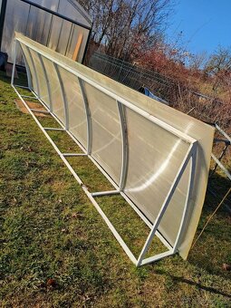 Prístrešok,strieška,prekrytie - 2