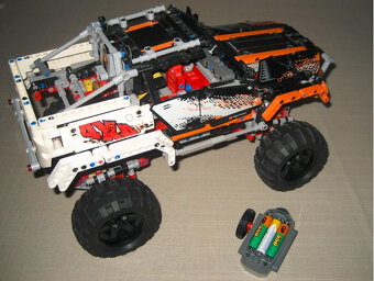 LEGO 9398 4x4 Offroad Jeep - 2