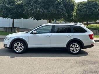 Škoda Octavia scout dsg panorama 4x4 - 2