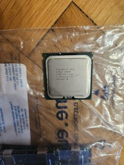 Predam cpu a ram pre server intel xeon E5405 a 4x1GB ram - 2