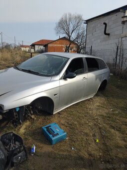 Predám diely alfa romeo - 2