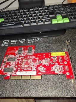 Predám Grafickú kartu GIGABYTE ATI Radeon 9000 - 2