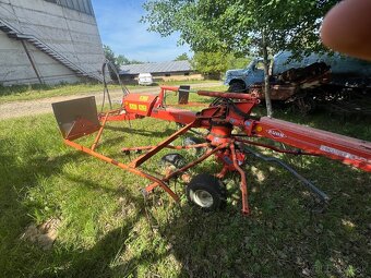 Zhrňovač KUHN GA6000 - 2