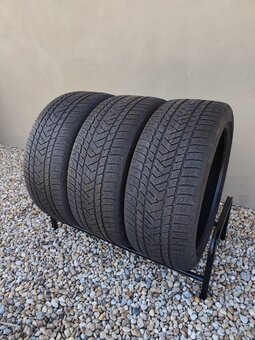 2+1 Zimné pneu Pirelli 285/40R22 - 2