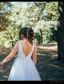 Svadobné šaty s trblietavou sukňou - 2