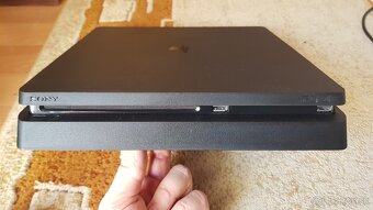 Predám Ps4 slim 1TB pamäť - 2