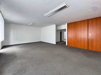 PRENÁJOM kancelárske priestory 75 m2 centrum mesta Prievidza - 2
