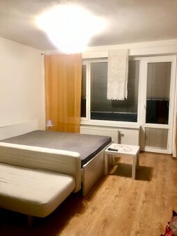 Garzonka na ul. NA PIESKU (Ružinov) za 450 €/mes. vrátane E. - 2