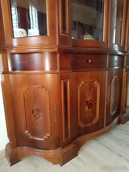 Talianska vitrina - Napodobenina starožitnosti - 2