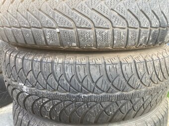 Zimná sada plechové disky+pneu 165/70 R14 - 2