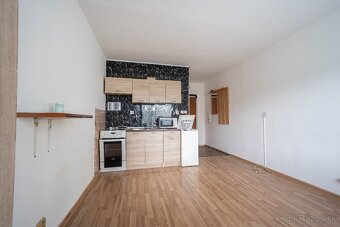 NA PREDAJ GARSÓNKA , UL. ZA DRÁHOU V RUŽOMBERKU - 2
