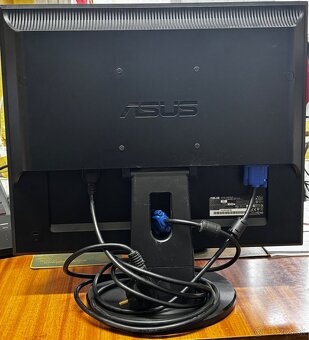 Monitor ASUS 15” - 2