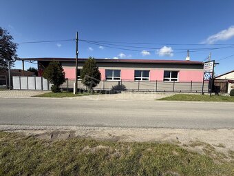 Zabehnutý autoservis s veľkorysým pozemkom a veľkým … - 2