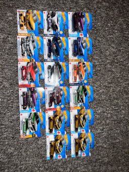 Hot wheels modely - 2