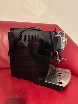 Predam kávovar delonghi magnifica S - 2