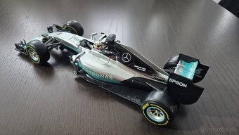 Bburago Race F1 Mercedes Petronas W07 hybrid 2016 1:18 - 2