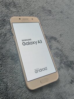 Samsung Galaxy A3 2017 gold - 2
