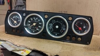 Škoda 105L 120L Strieborné budíky - 2