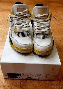 Jordan 4 vivid sulfur - 2